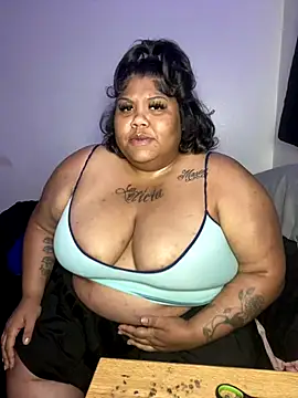 Snapshot of BlaxicanaMami chatting on October 2025 06:03:01 AM BlaxicanaMami online show from October 2025 06:03:01 AM