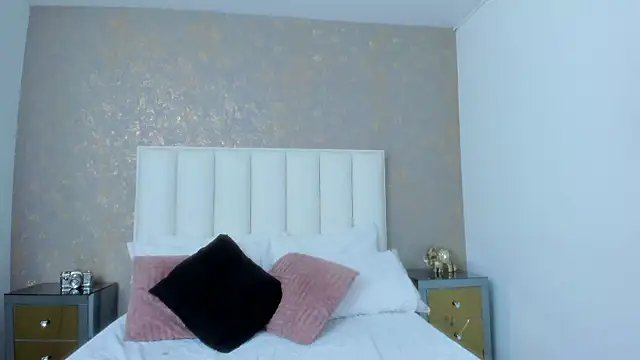 KaylieBrooks online show from December 2025 07:04:01 PM