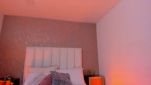 KaylieBrooks online show from November 2025 03:38:02 PM