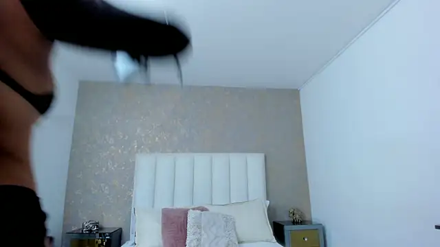 KaylieBrooks online show from November 2025 01:59:01 PM