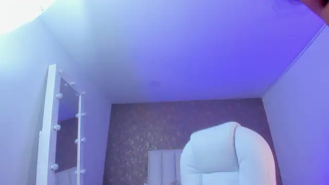 KaylieBrooks online show from December 2025 07:24:01 PM