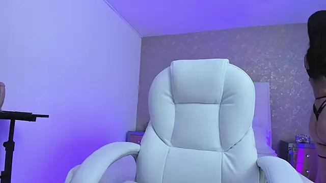 KaylieBrooks online show from December 2025 07:03:02 PM