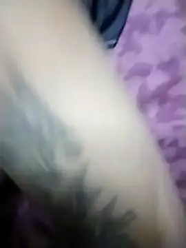 Efrain6996 online show from November 2025 05:57:01 PM