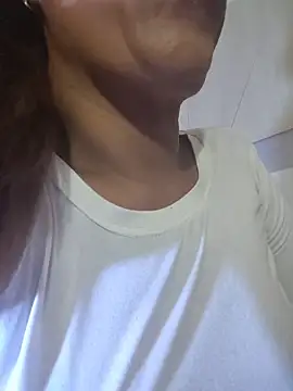 Kristal Bronw Lawren online show from November 2025 02:06:02 PM