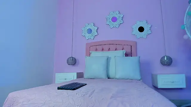 Snapshot of CannelaSmith chatting on October 2025 06:29:02 PM CannelaSmith online show from October 2025 06:29:02 PM