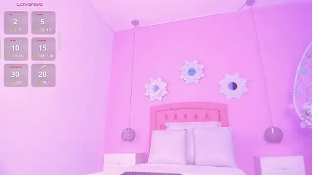 Snapshot of CannelaSmith chatting on December 2025 11:31:01 AM CannelaSmith online show from December 2025 11:31:01 AM