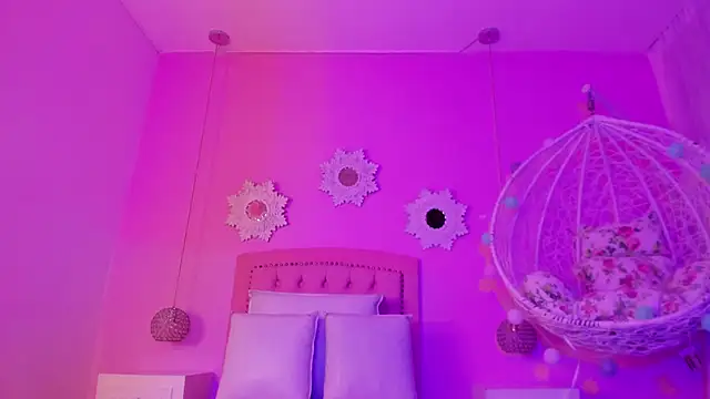 Snapshot of CannelaSmith chatting on October 2025 06:31:01 PM CannelaSmith online show from October 2025 06:31:01 PM