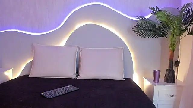 CannelaSmith online show from February 2026 07:42:02 PM