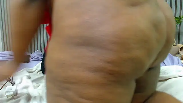 ROYALASS25 online show from May 2026 03:54:01 AM