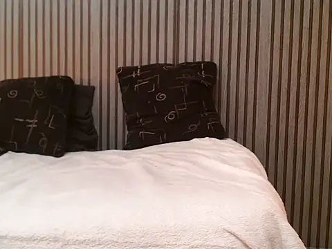 Snapshot of ROYALASS25 chatting on October 2025 10:17:01 AM ROYALASS25 online show from October 2025 10:17:01 AM