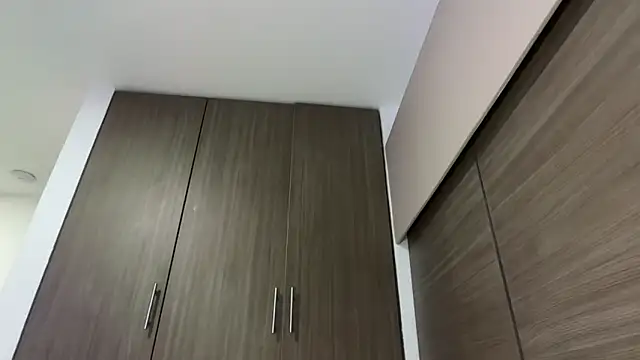 Liiz 01 online show from March 2026 05:26:01 AM