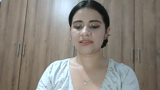 ValerieLove  online show from November 2025 08:01:02 PM