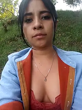 ValerieLove  online show from November 2025 06:01:01 PM