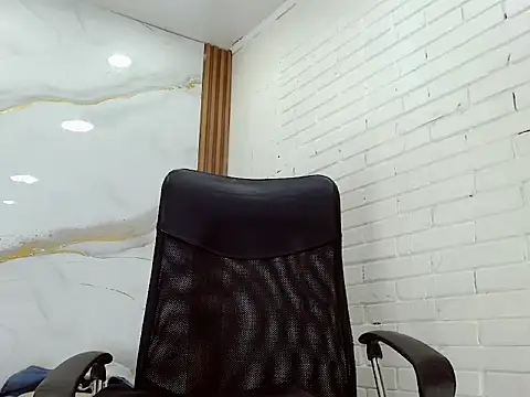 Penelopee Rouse online show from December 2025 02:33:01 AM