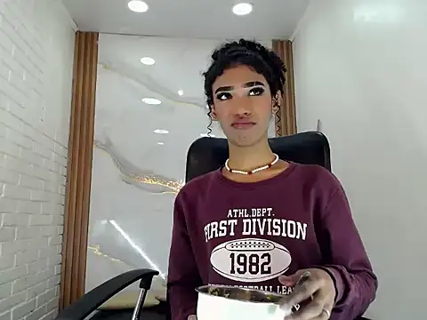 Penelopee Rouse online show from October 2025 07:36:01 PM