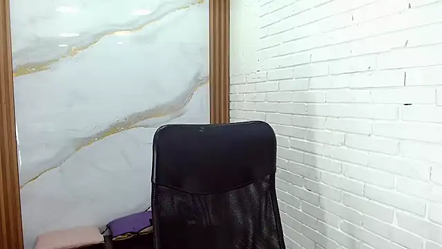 Penelopee Rouse online show from December 2025 07:30:01 PM