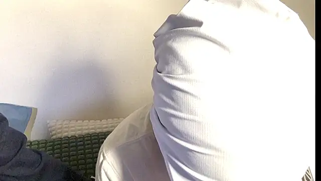 Snapshot of eru2025 chatting on December 2025 11:27:02 AM eru2025 online show from December 2025 11:27:02 AM