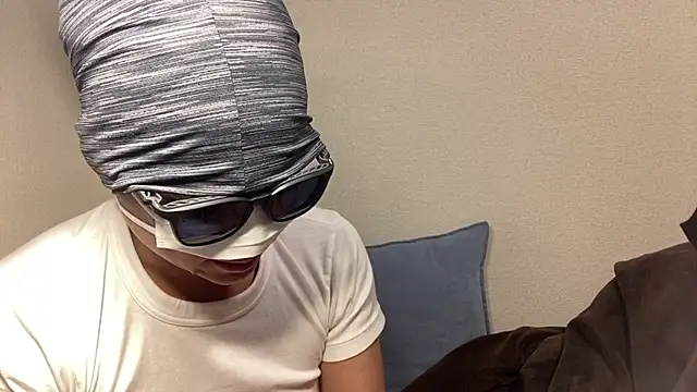 Snapshot of eru2025 chatting on November 2025 09:24:01 AM eru2025 online show from November 2025 09:24:01 AM