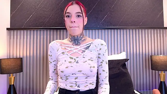 Meganreed  online show from May 2026 10:07:02 PM