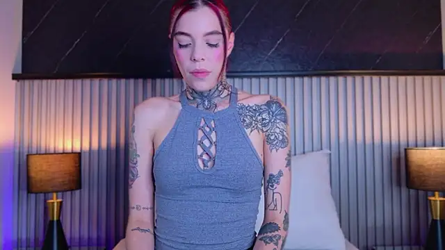 Meganreed  online show from May 2026 10:17:01 PM