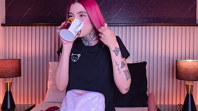 Snapshot of Meganreed_ chatting on July 2026 09:34:01 PM Meganreed online show from July 2026 09:34:01 PM