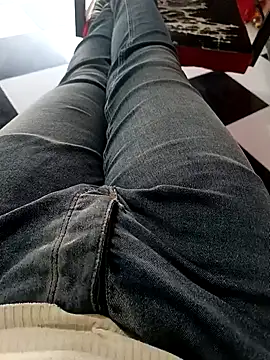 anis3g4 online show from October 2025 11:55:02 AM