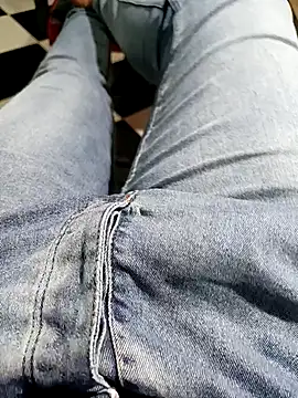 anis3g4 online show from October 2025 07:03:02 PM