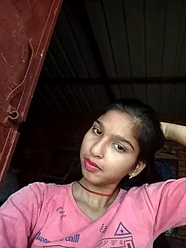 Snapshot of Yatiksha_Beby chatting on November 2025 06:28:02 AM Yatiksha Beby online show from November 2025 06:28:02 AM