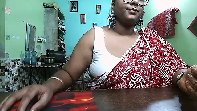 Snapshot of DearKimmi chatting on November 2025 05:28:02 PM DearKimmi online show from November 2025 05:28:02 PM