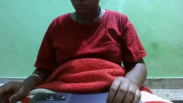 Snapshot of DearKimmi chatting on November 2025 05:57:02 PM DearKimmi online show from November 2025 05:57:02 PM