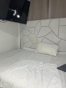 Snapshot of Paulaboterom chatting on October 2025 04:50:02 PM Paulaboterom online show from October 2025 04:50:02 PM