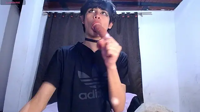 DaraKat18 online show from December 2025 08:09:02 AM