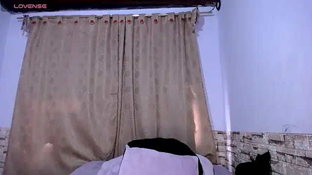 DaraKat18 online show from February 2026 10:08:02 PM