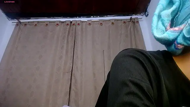 DaraKat18 online show from April 2026 11:45:02 PM