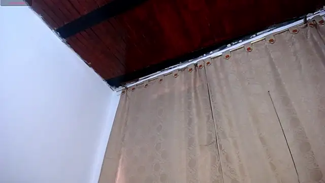 DaraKat18 online show from April 2026 10:13:01 PM