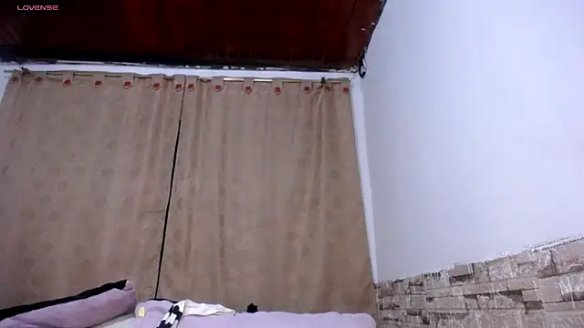 DaraKat18 online show from March 2026 10:36:01 PM