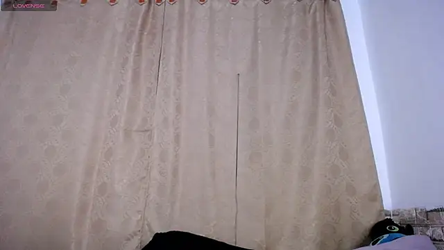 DaraKat18 online show from April 2026 02:03:02 AM