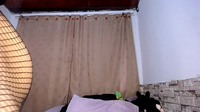 DaraKat18 online show from March 2026 10:42:01 PM