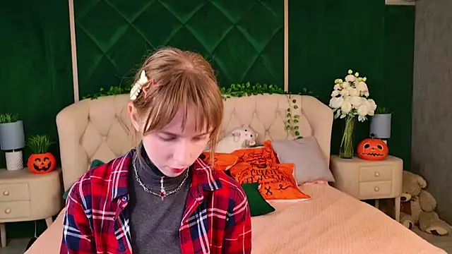 Beverly Gomes online show from October 2025 03:33:02 PM