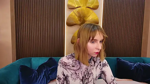 Beverly Gomes online show from December 2025 03:24:01 PM