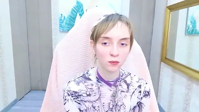 Beverly Gomes online show from December 2025 10:28:02 AM