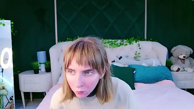 Beverly Gomes online show from October 2025 03:45:02 PM