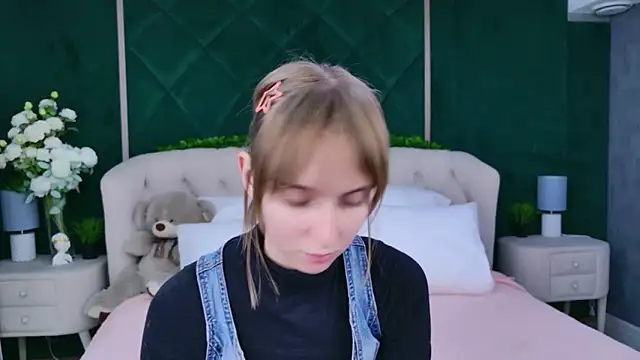 Beverly Gomes online show from December 2025 03:27:02 PM