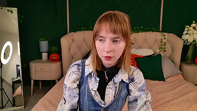 Beverly Gomes online show from October 2025 03:45:02 PM