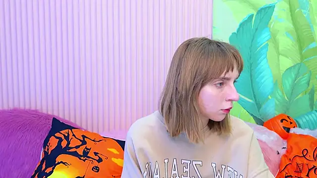 Beverly Gomes online show from October 2025 05:54:01 AM