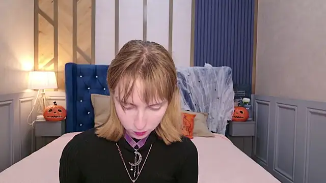 Beverly Gomes online show from October 2025 03:45:01 PM