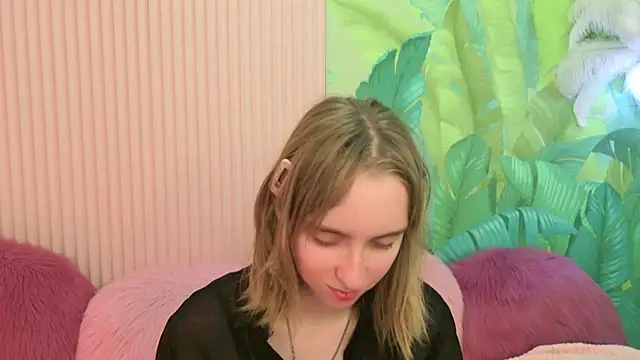 Beverly Gomes online show from September 2025 06:25:01 AM