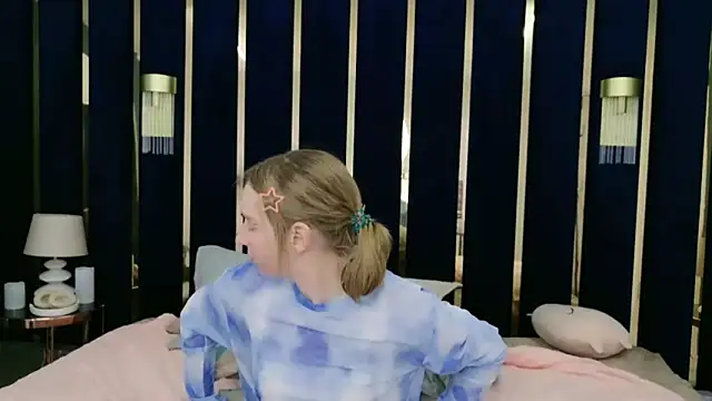 Beverly Gomes online show from September 2025 08:39:01 AM