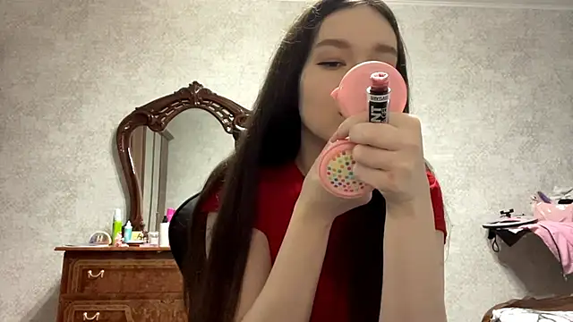 Pikmigirl18 online show from October 2025 01:46:02 PM