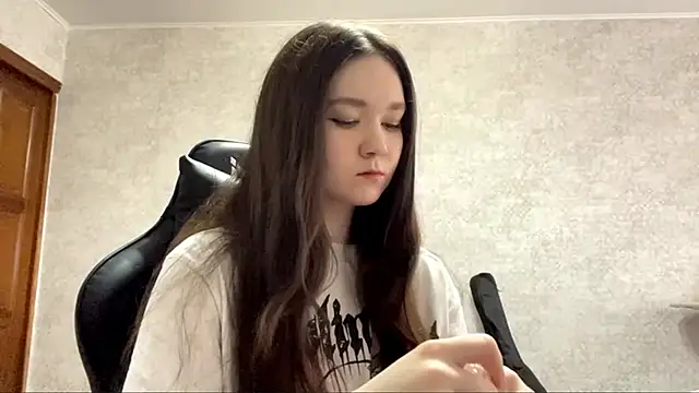 Pikmigirl18 online show from September 2025 11:50:02 AM